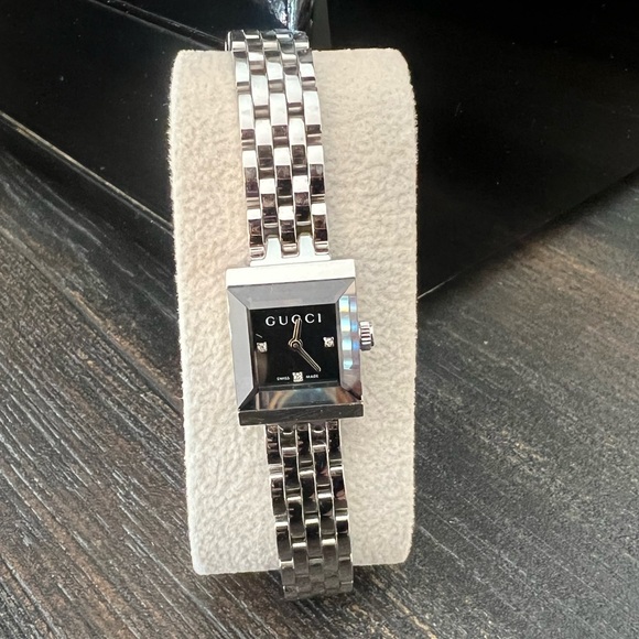 Gucci G frame square black diamond bracelet watch - Picture 1 of 2